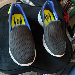 Boys Skechers Goga Max slip ons